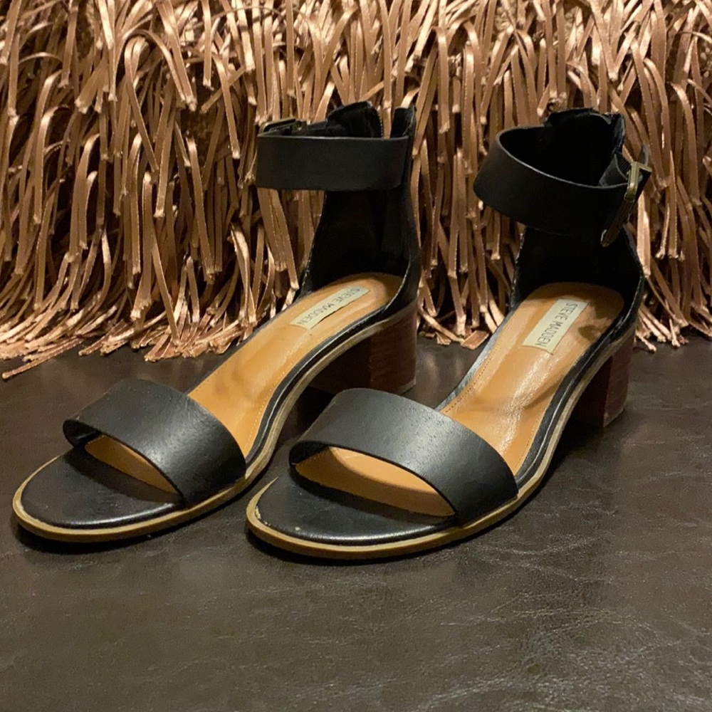 Steve Madden Sandals (Black)
